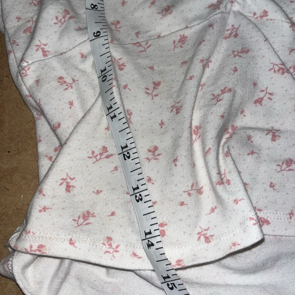 Brandy Melville floral pink white baby top tee
